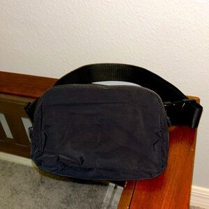 Black belt bag